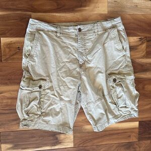 American Eagle Next Level Flex Tan Cargo Shorts size 40